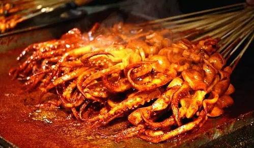 鱿鱼小吃摊爆料视频,鱿鱼小吃摊爆火！揭秘网红美食背后的制作过程